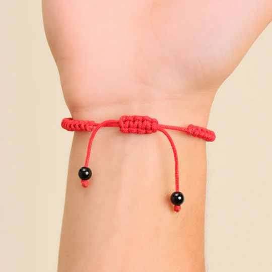 Mexican Red Bracelets Spiritual Meaning: 22 Meanings